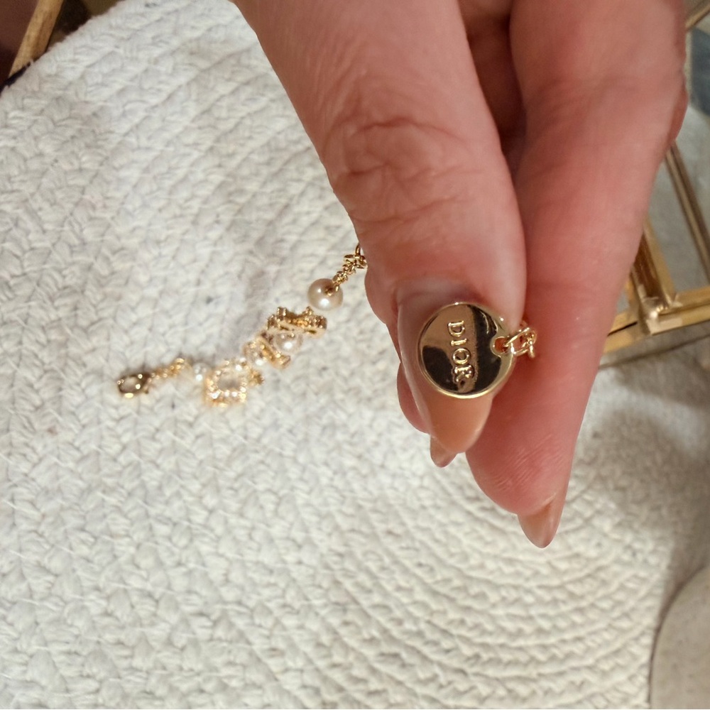 DIOR Letter Pearl Bracelet Gold Tone (Novelty/GWP) SEALED in Box - NEW - Picture 9 of 14